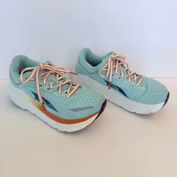 Altra Via Olympus light blue running shoes, Size 7 - Picture 4 of 8